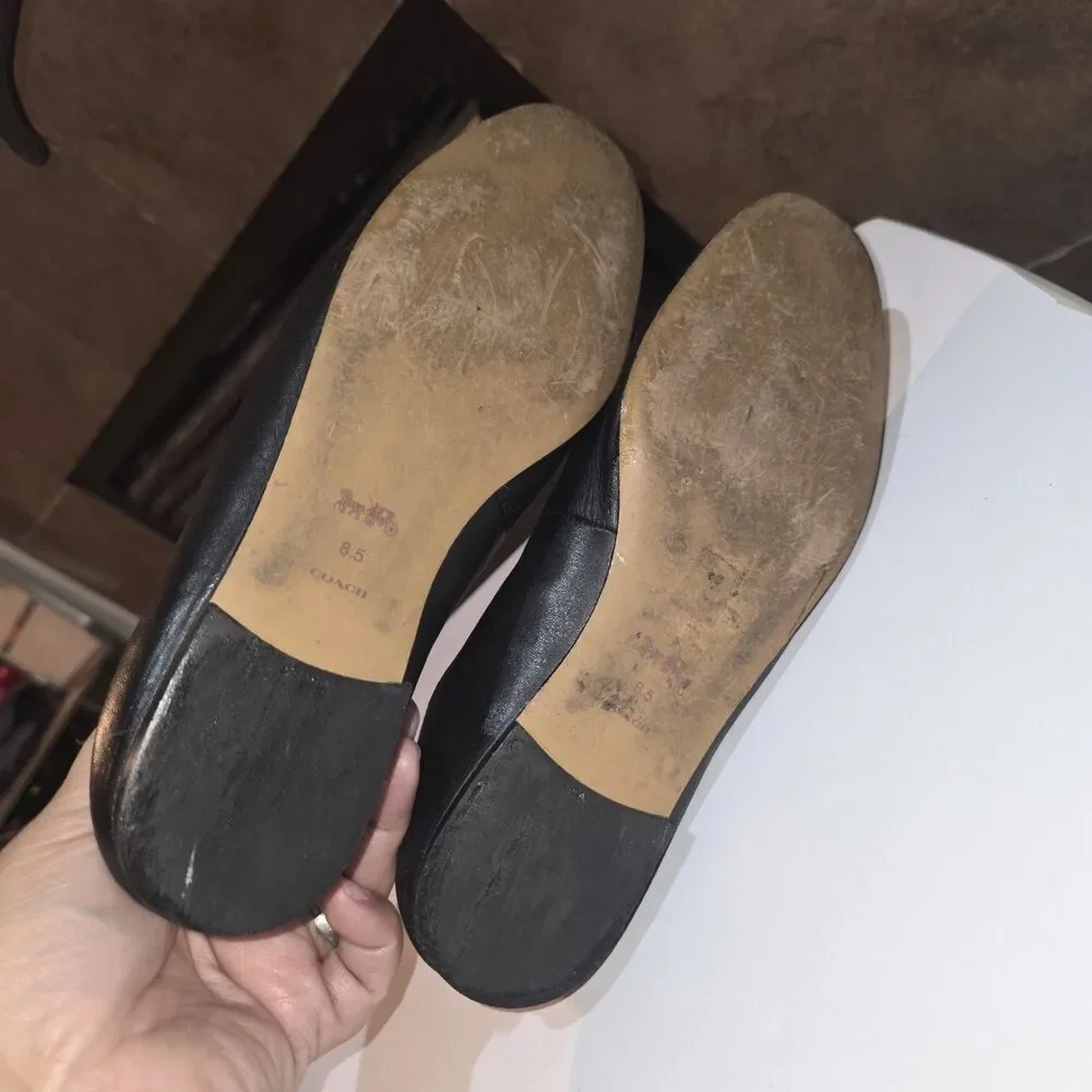Coach Sz 8.5 Sienna Gold Metal CC Logo Black Leather Preppy Slide Mule Loafers